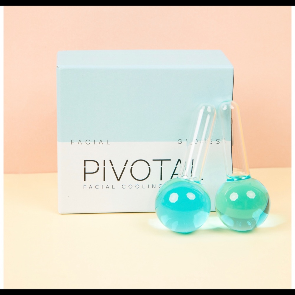 Pivotal Facial Cooling Globes